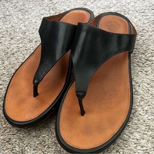 Fitflop Black Leather Thong Sandals with Tan Footbed Size 8